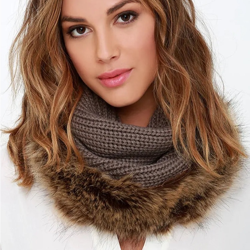 GRAY Faux Fur Infinity Scarf
